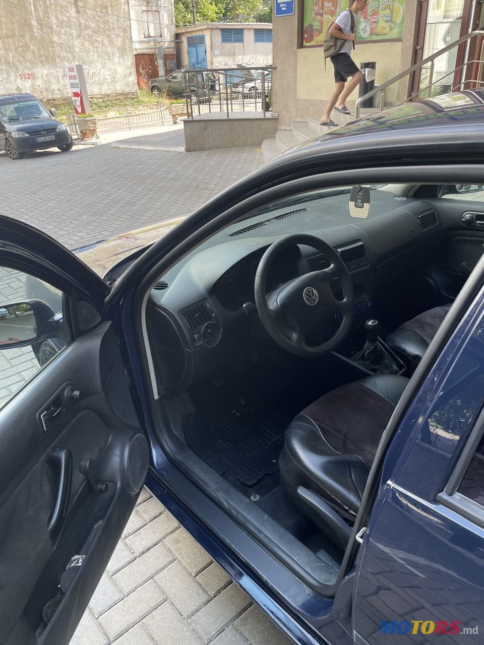 2002' Volkswagen Golf photo #6