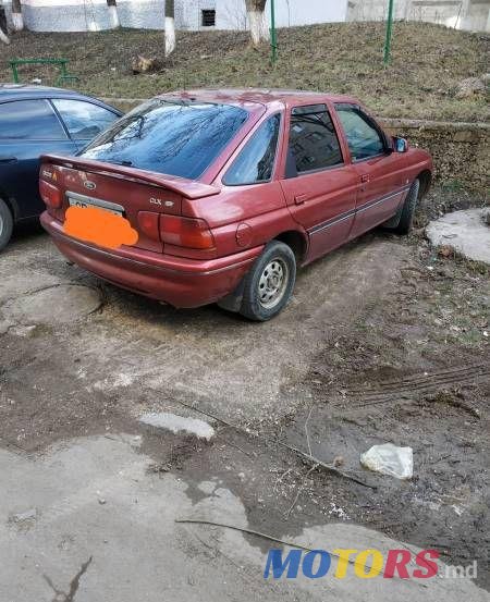 1993' Ford Escort photo #1