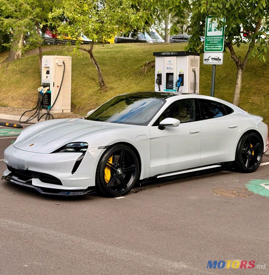 2020' Porsche Taycan photo #1