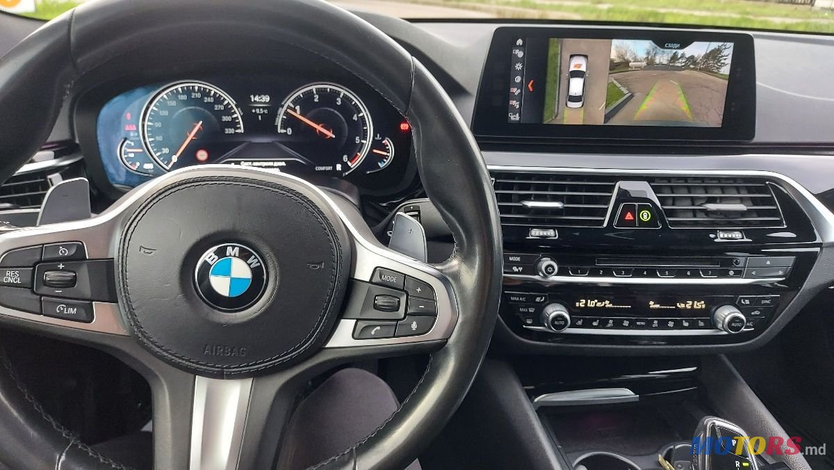 2017' BMW 5 Series photo #3