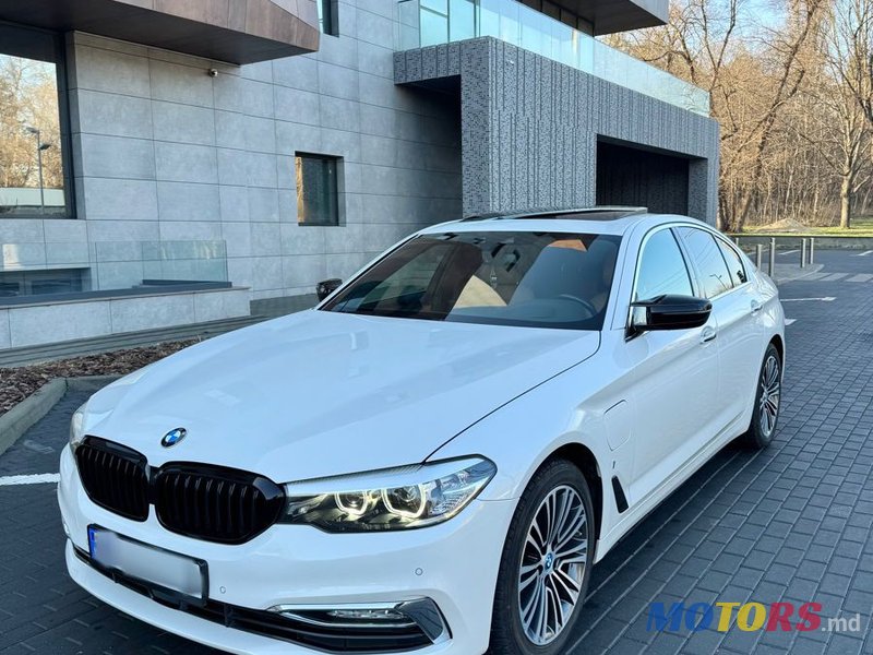 2017' BMW 5 Series photo #1
