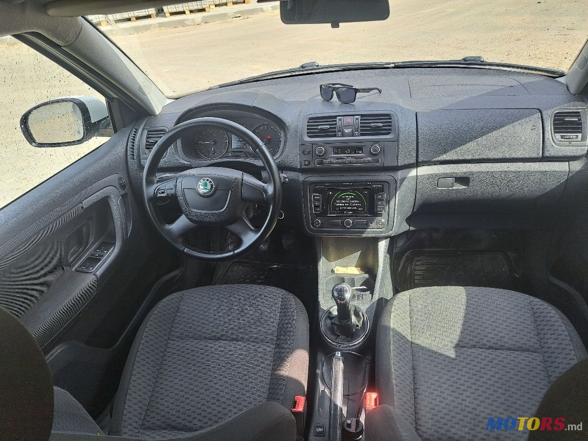 2012' Skoda Fabia photo #4
