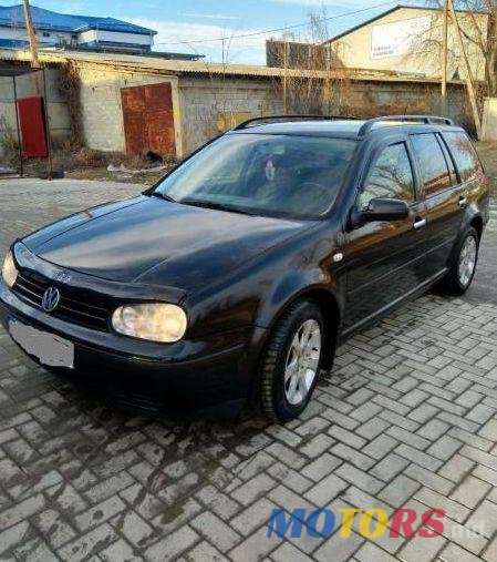 2001' Volkswagen Golf photo #1