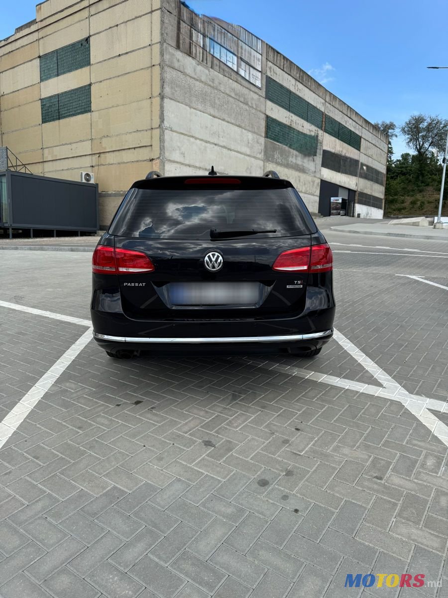 2012' Volkswagen Passat photo #5