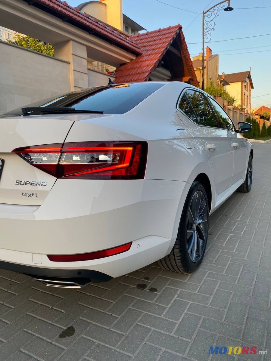 2018' Skoda Superb photo #4