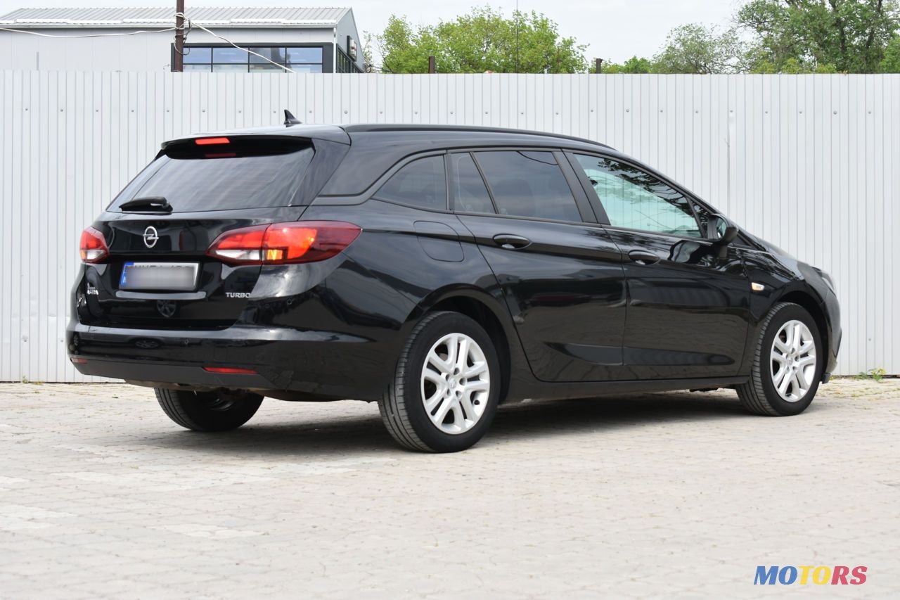 2019' Opel Astra photo #5