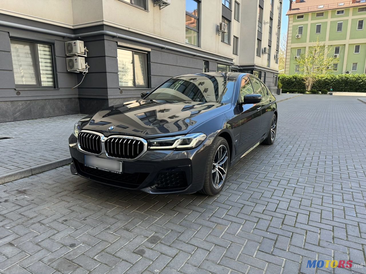 2020' BMW 5 Series photo #1