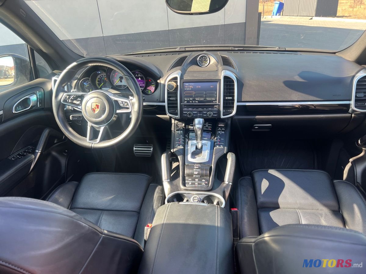 2016' Porsche Cayenne photo #6