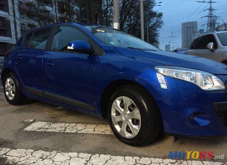 2011' Renault Megane photo #1