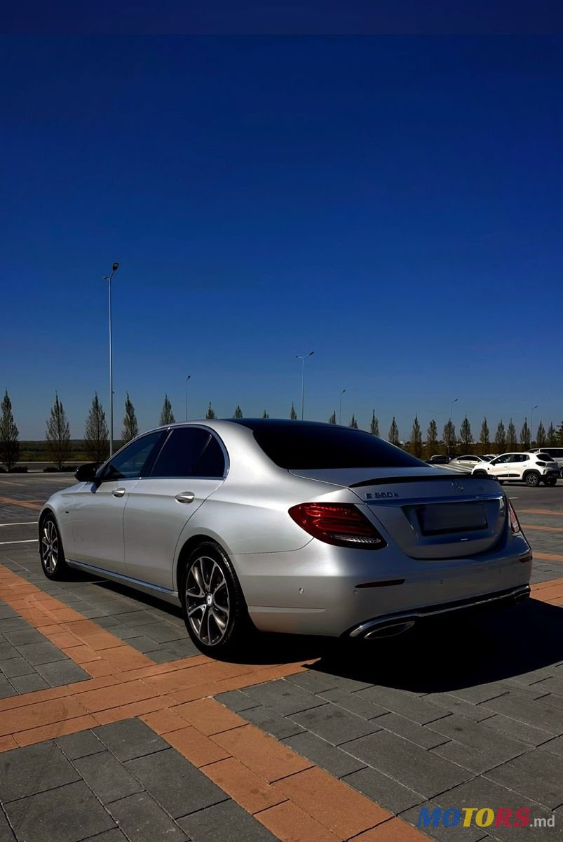 2016' Mercedes-Benz E-Class photo #3