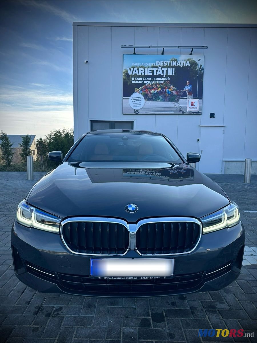 2021' BMW 5 Series photo #5