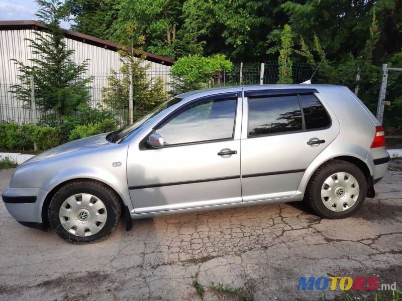 2003' Volkswagen Golf photo #2