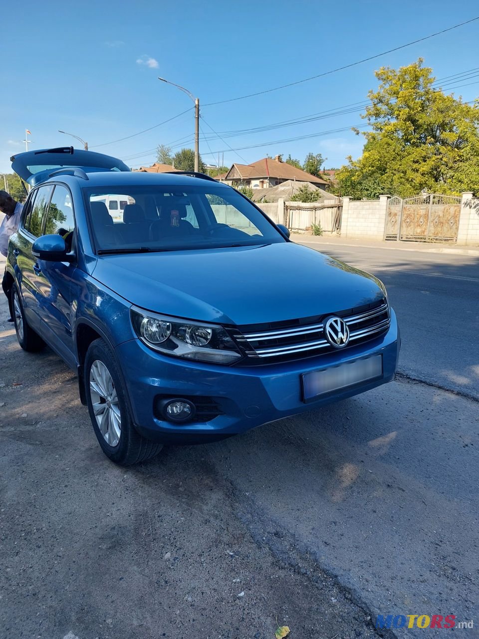 2017' Volkswagen Tiguan photo #1
