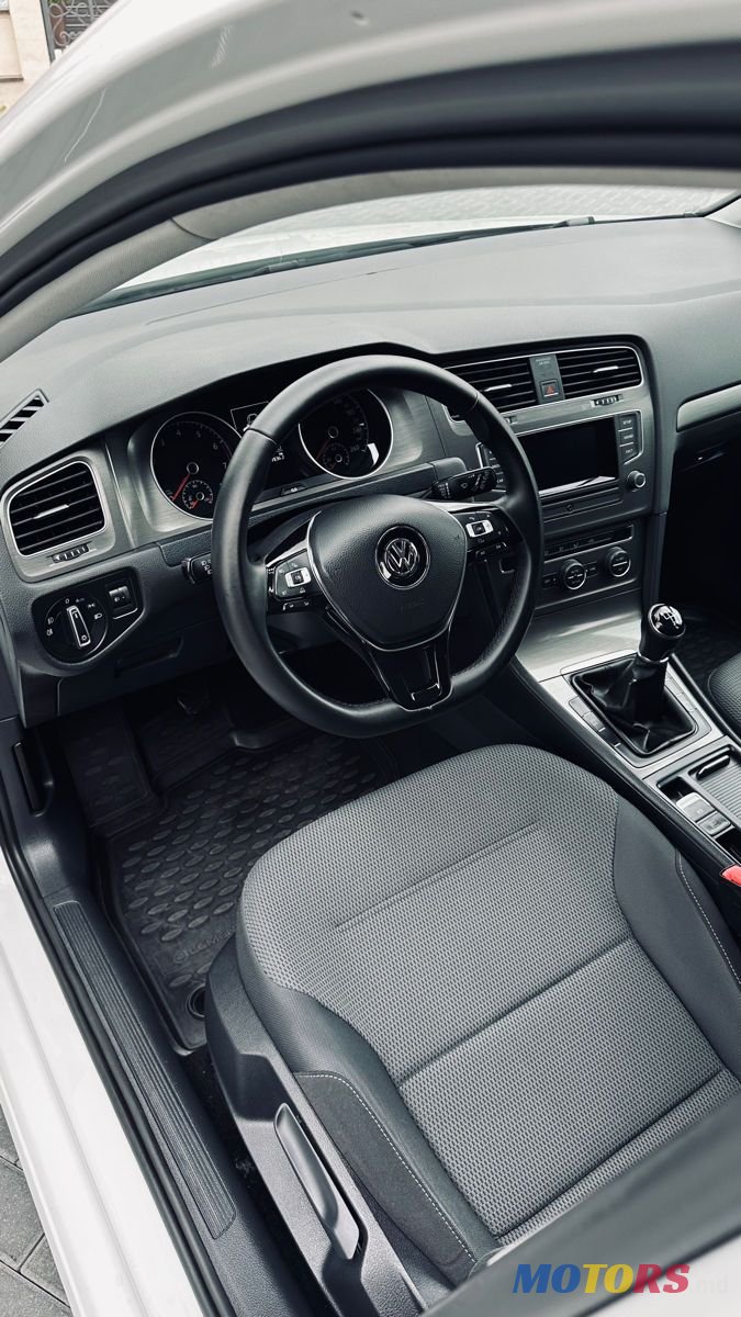 2012' Volkswagen Golf photo #5