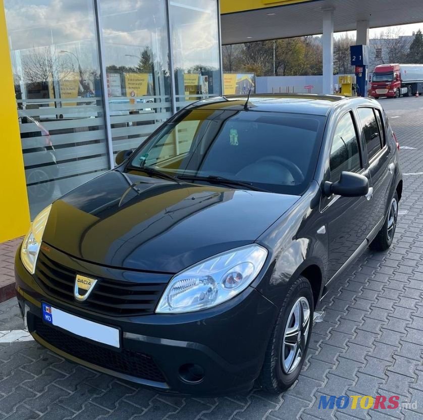 2009' Dacia Sandero photo #3