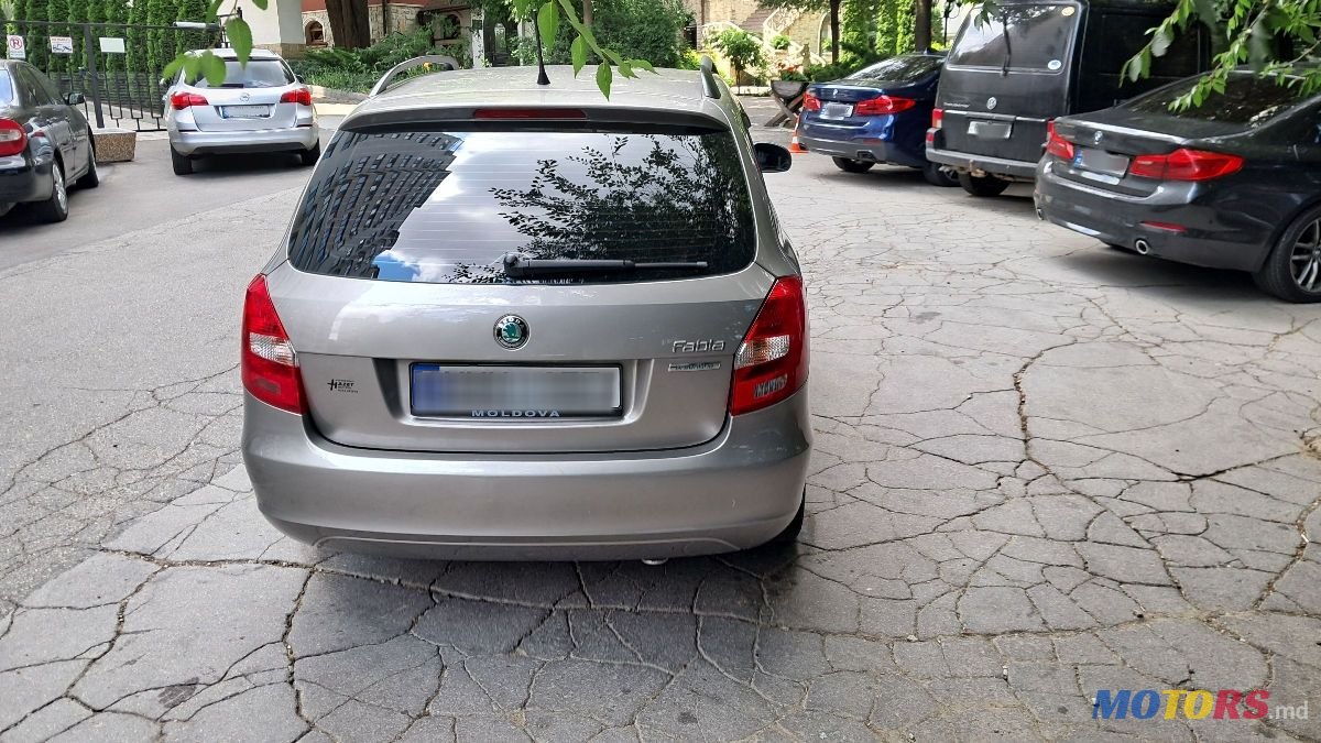 2012' Skoda Fabia photo #6