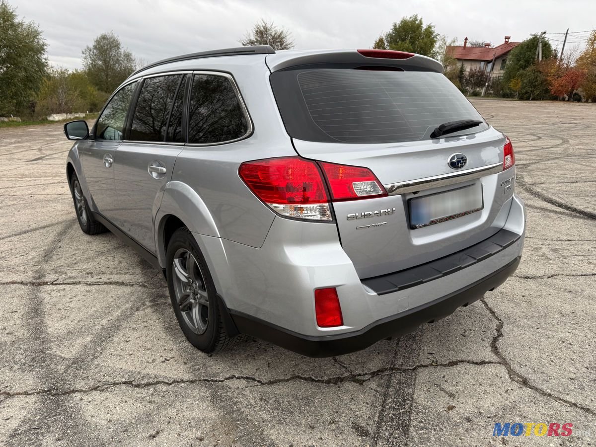 2011' Subaru Outback photo #5