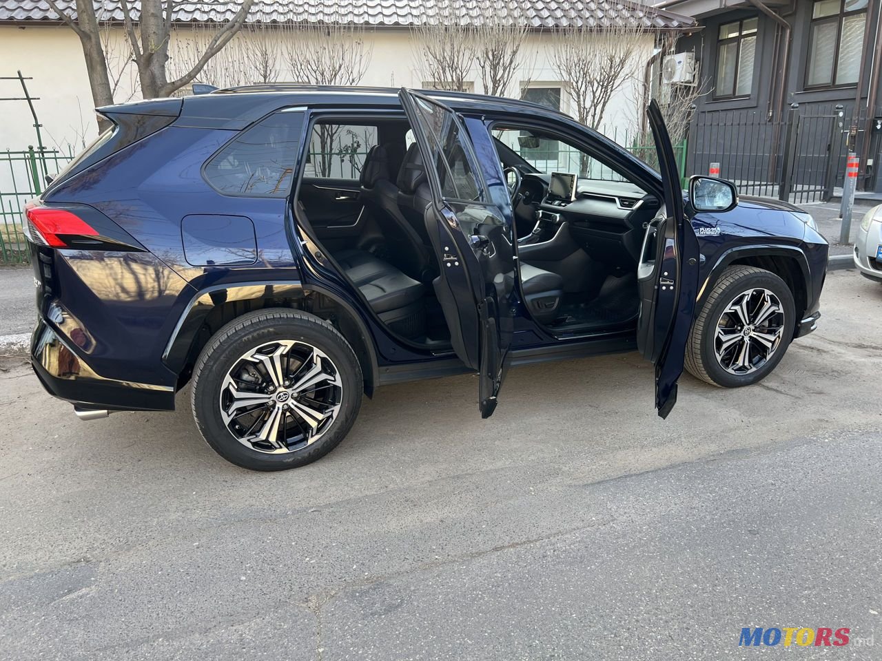 2020' Toyota RAV4 photo #4