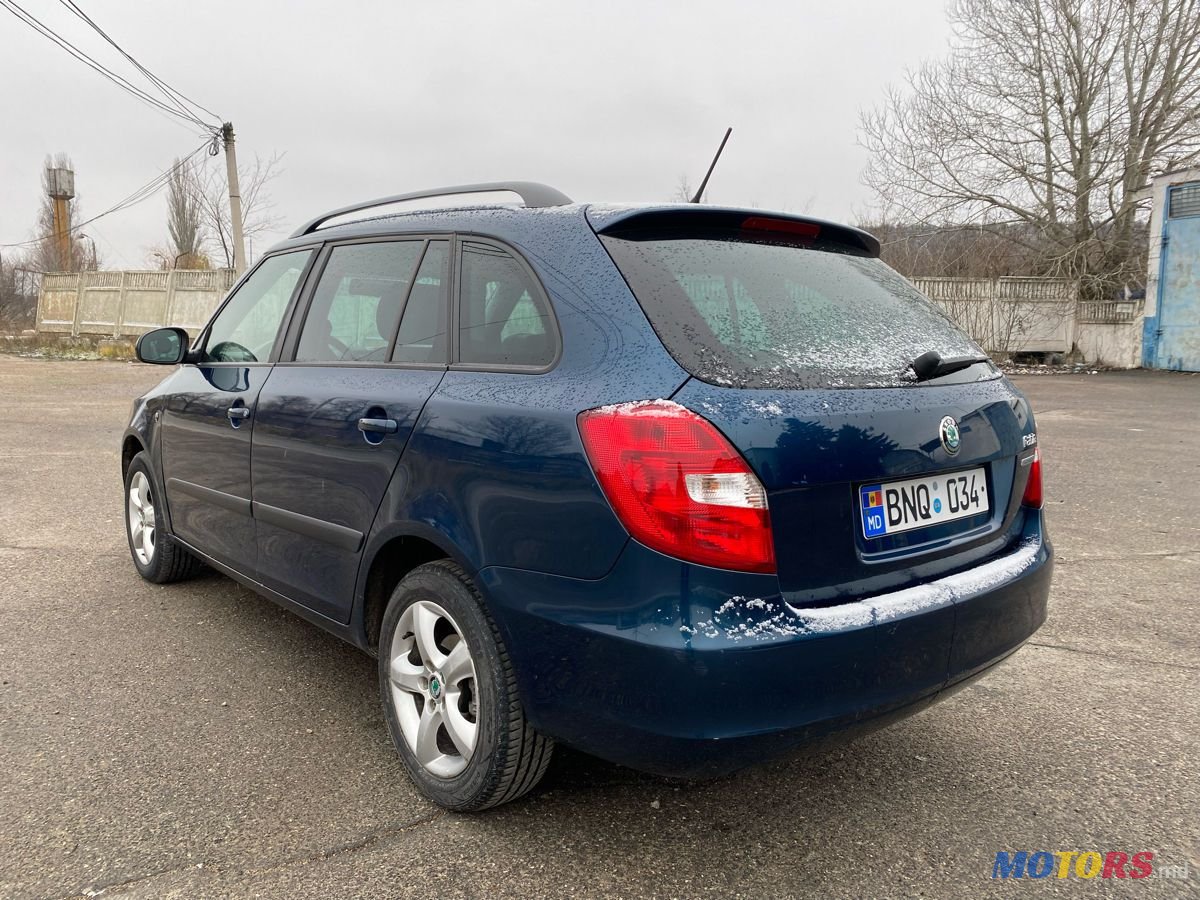 2012' Skoda Fabia photo #3