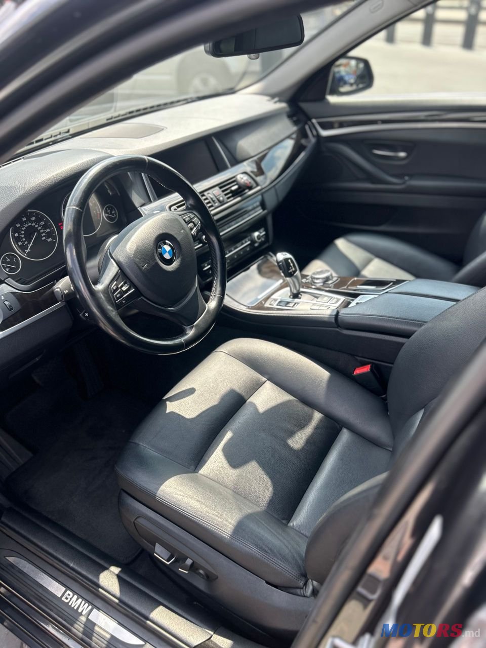 2014' BMW 5 Series photo #4