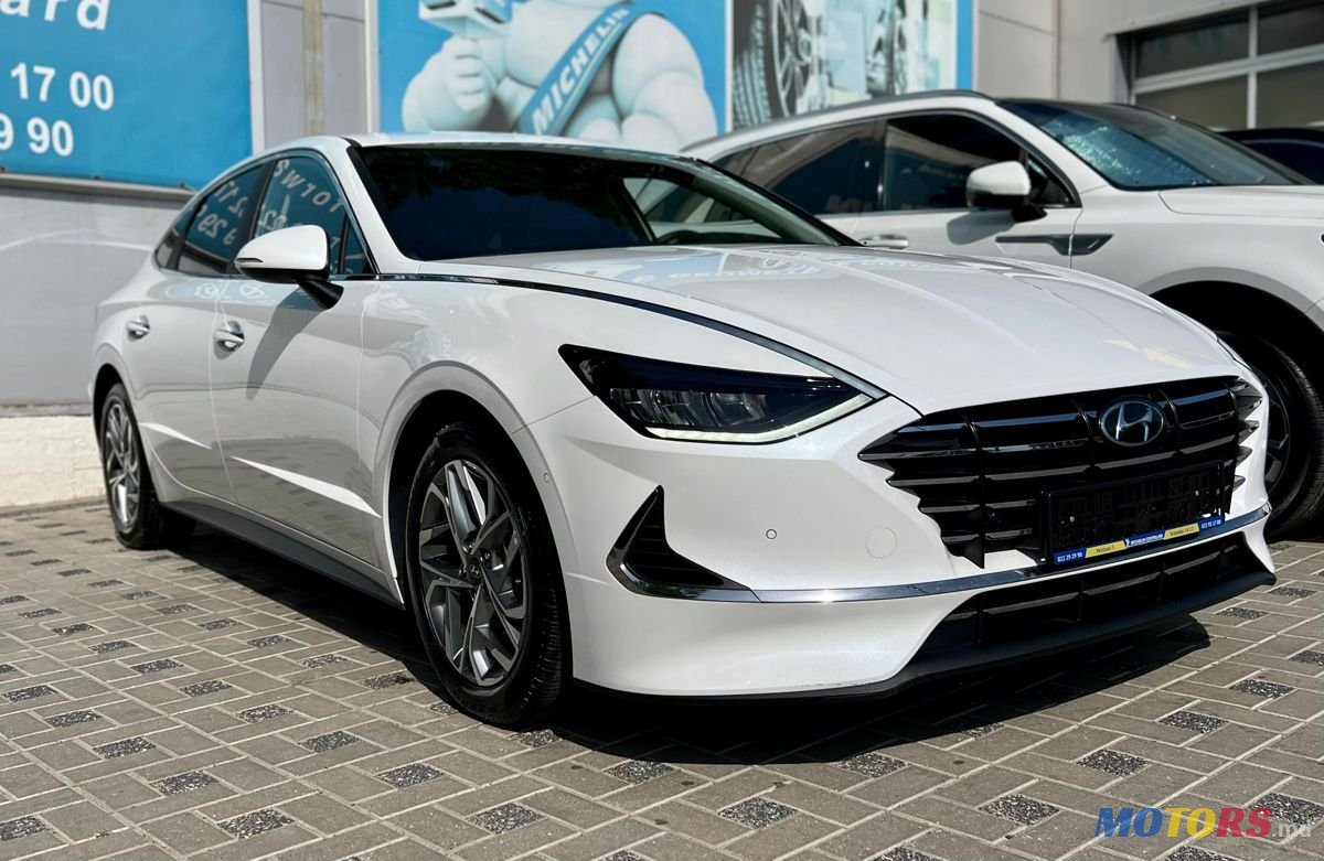 2020' Hyundai Sonata photo #3