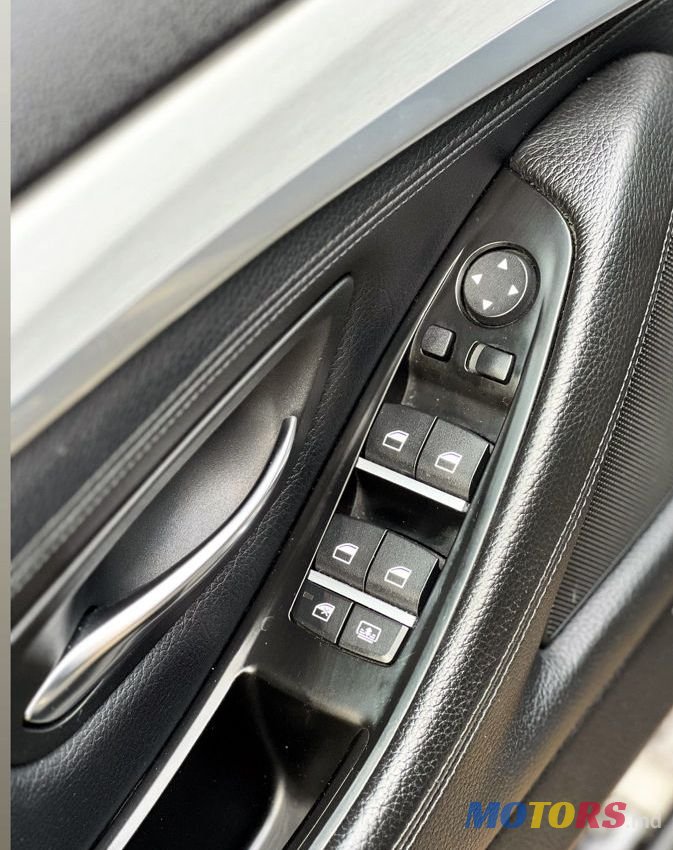 2010' BMW 5 Series photo #6