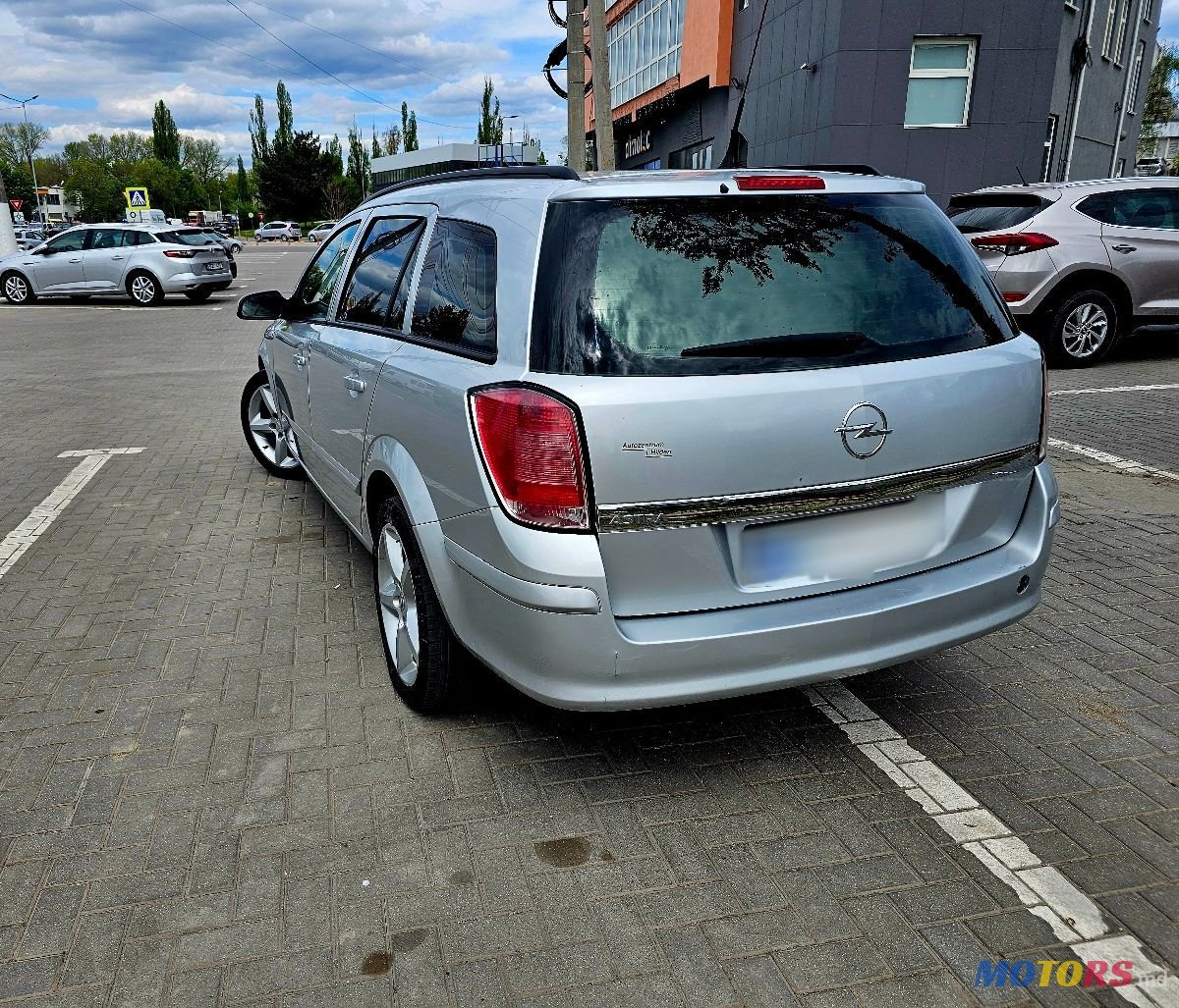 2005' Opel Astra photo #3