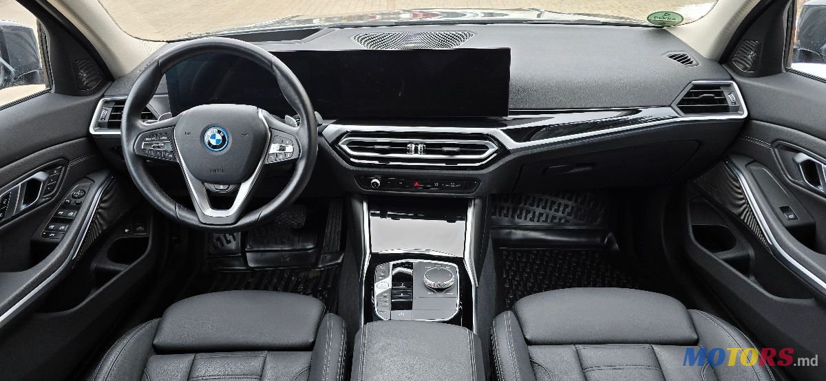 2022' BMW 3 Series photo #6