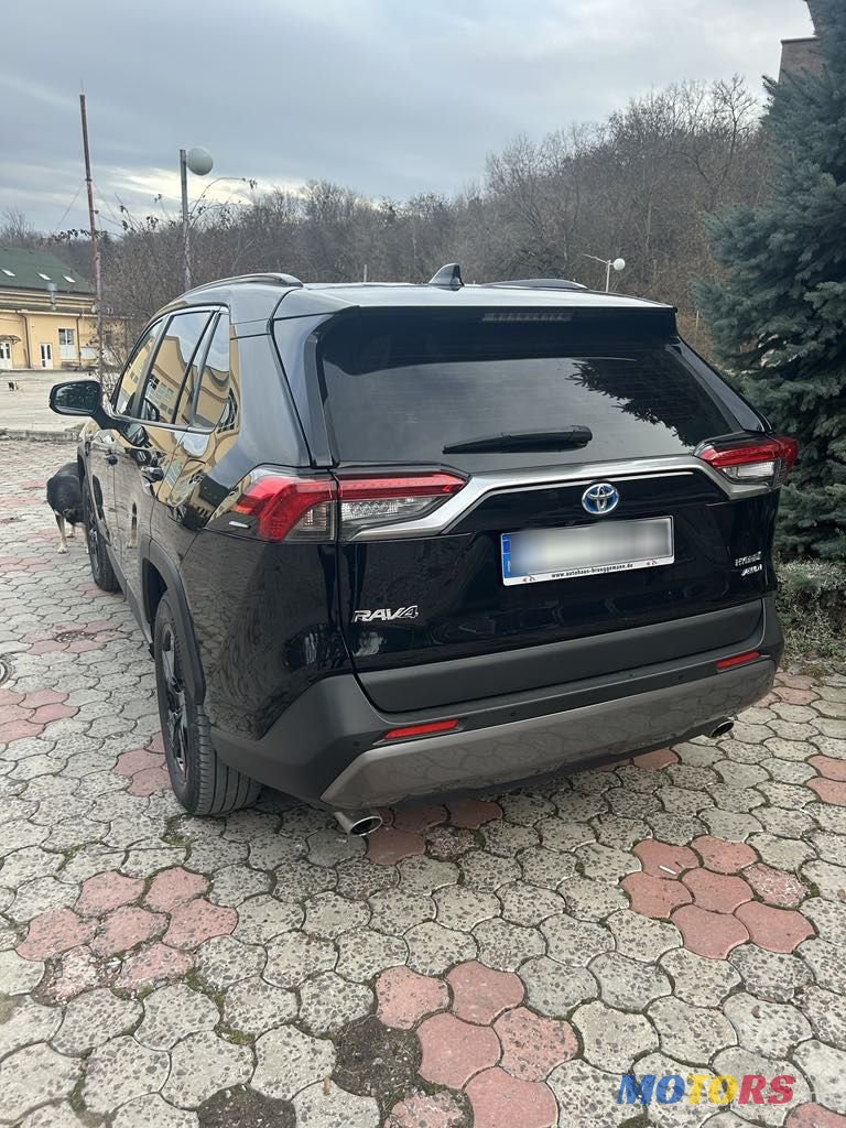2020' Toyota RAV4 photo #3