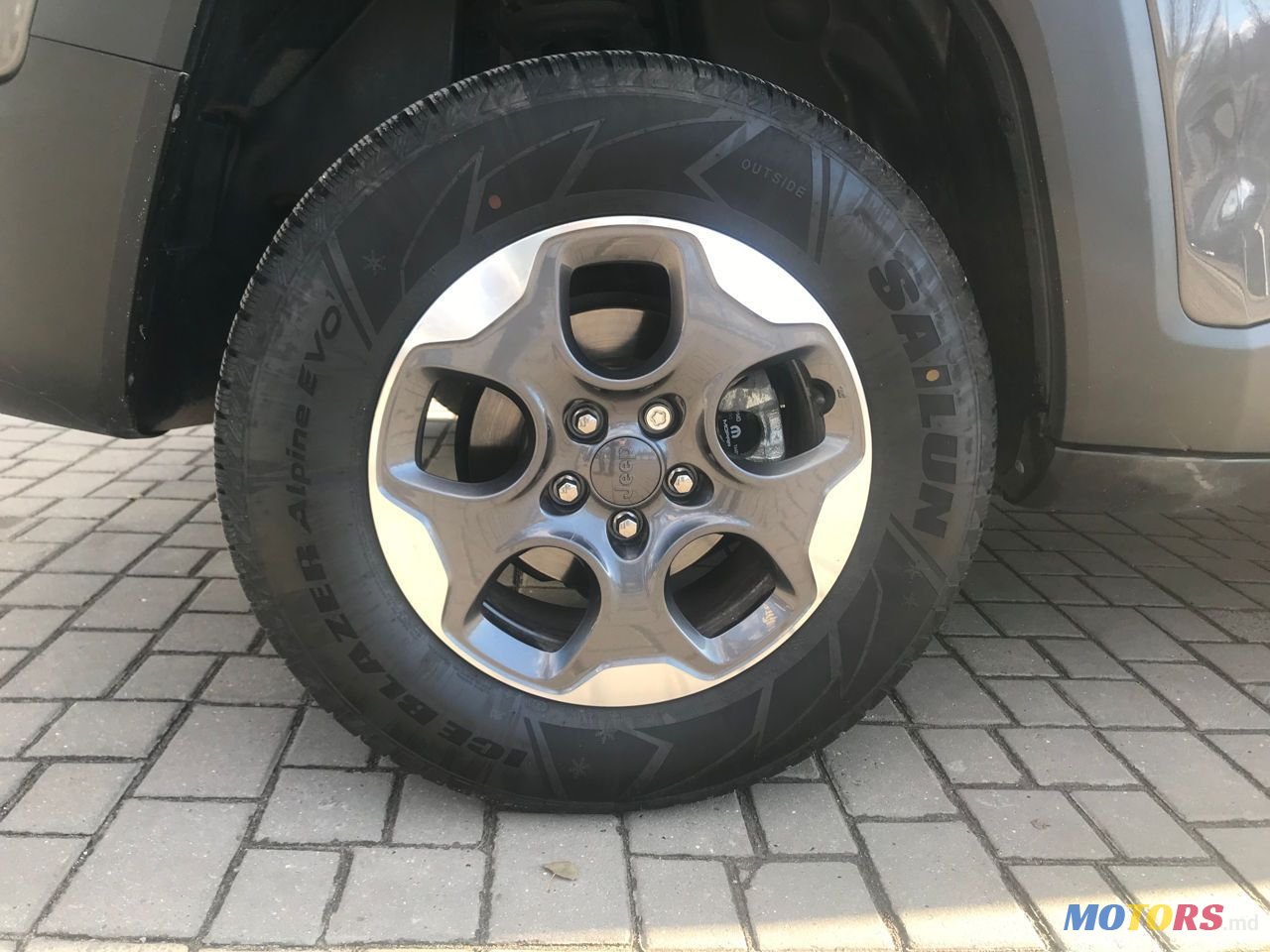 2019' Jeep Renegade photo #6