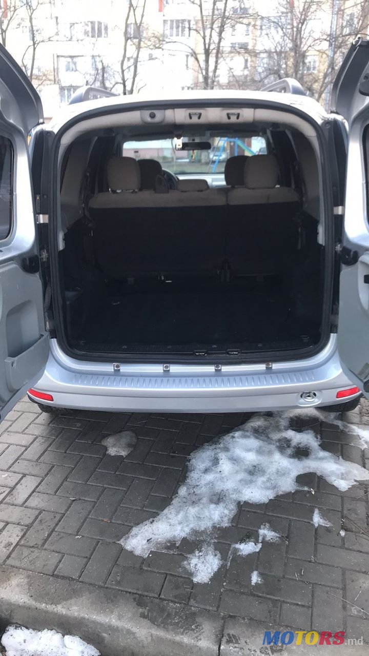 2009' Dacia Logan photo #4