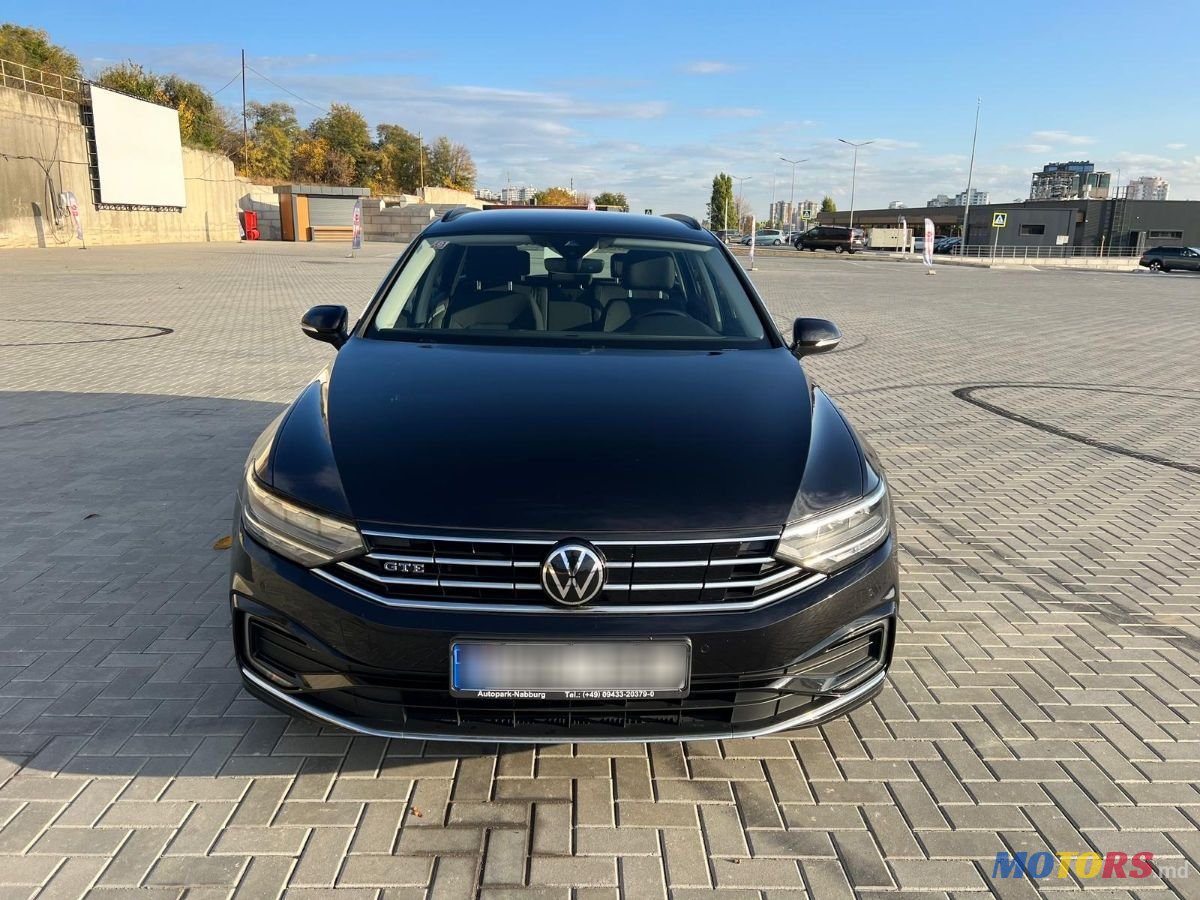 2020' Volkswagen Passat photo #1