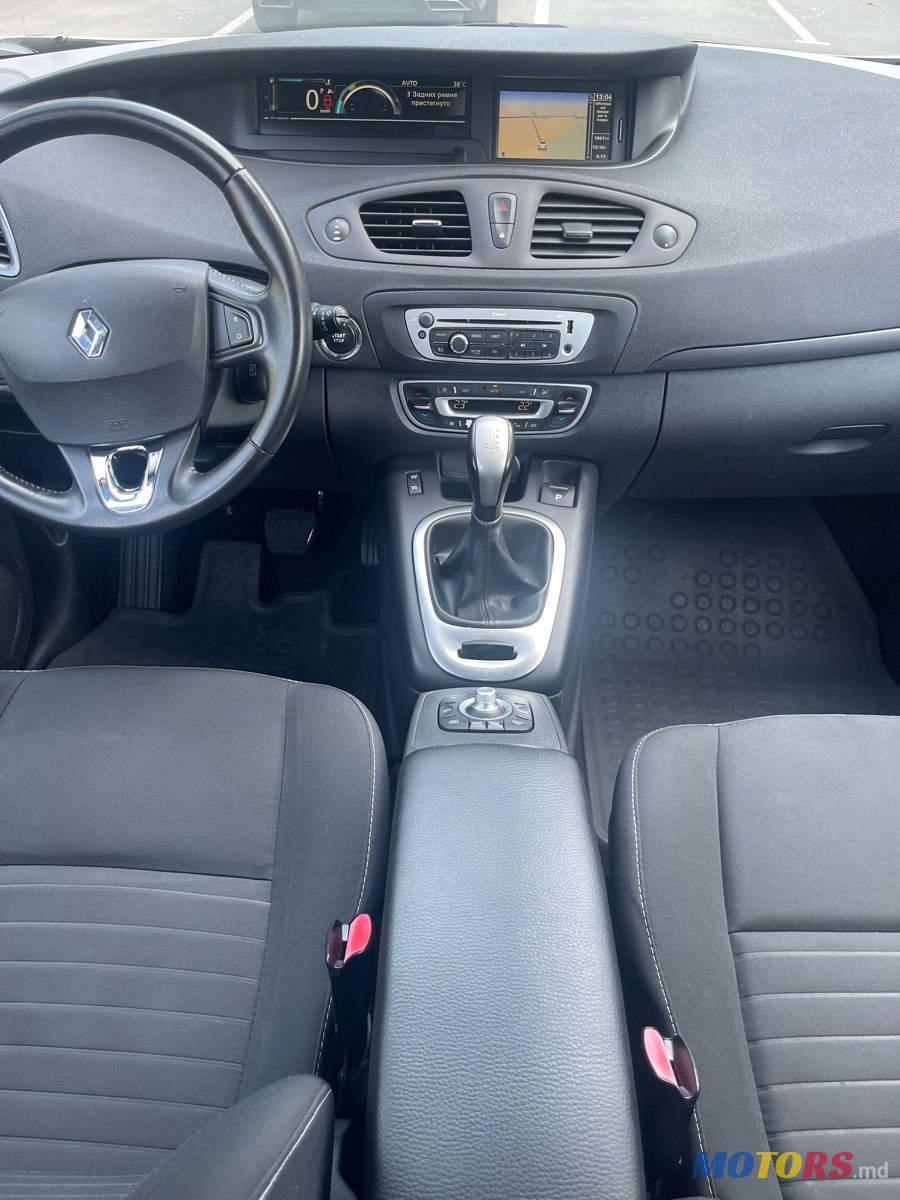 2015' Renault Scenic photo #5