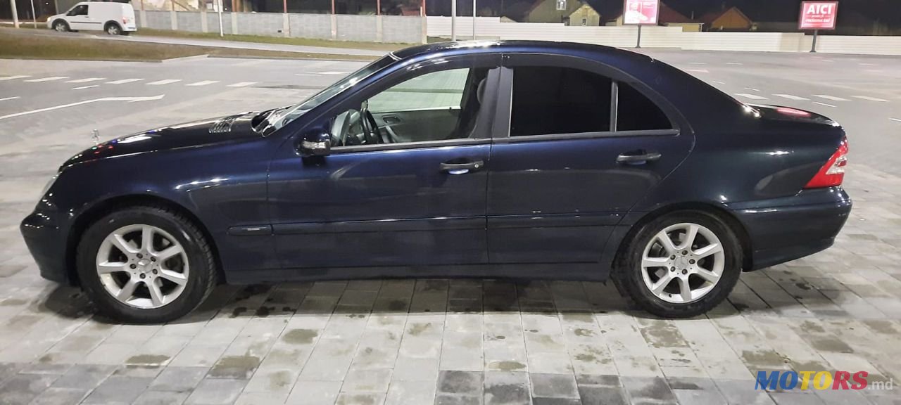 2005' Mercedes-Benz C Класс photo #4