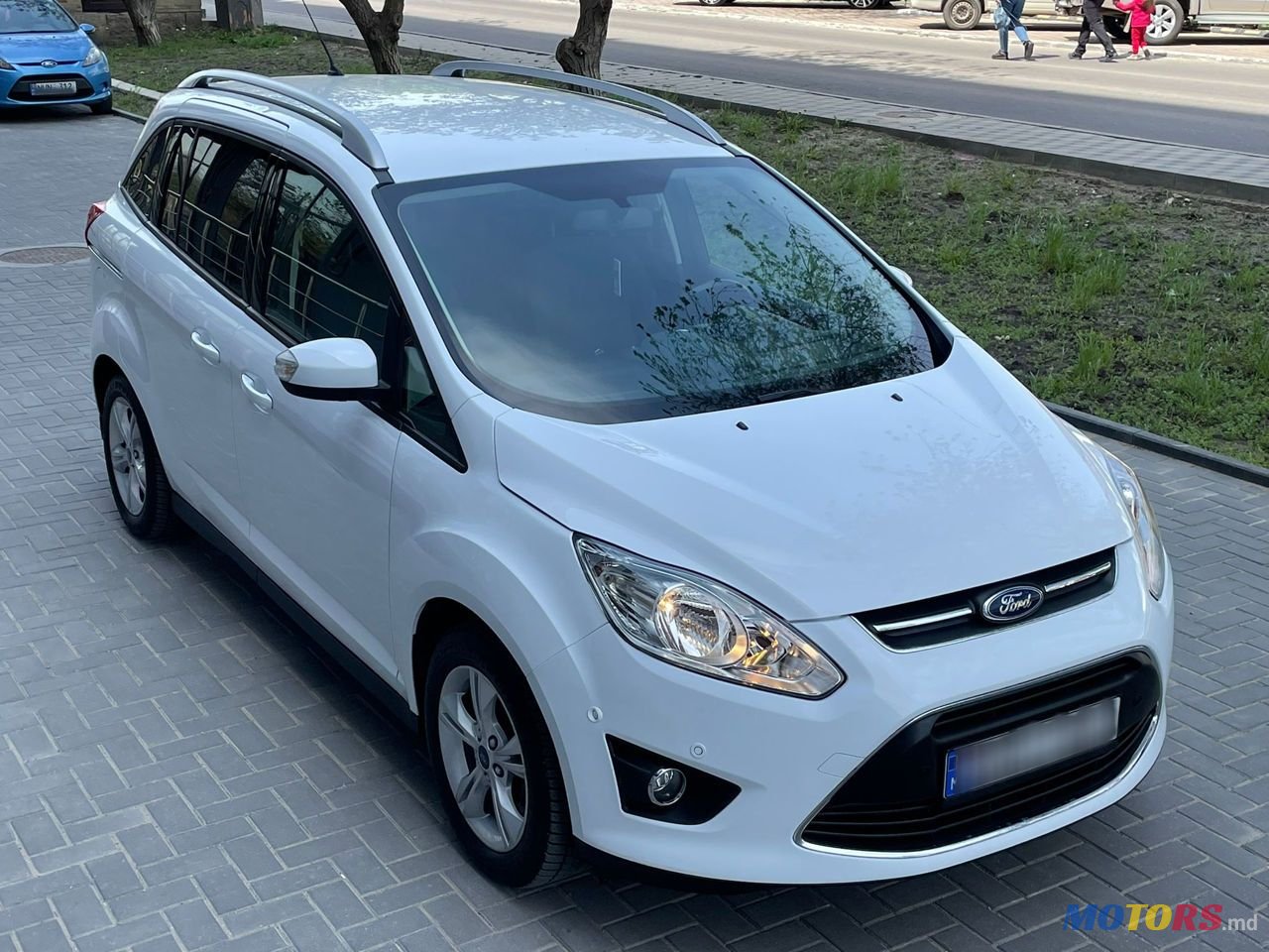 2013' Ford C-MAX photo #4