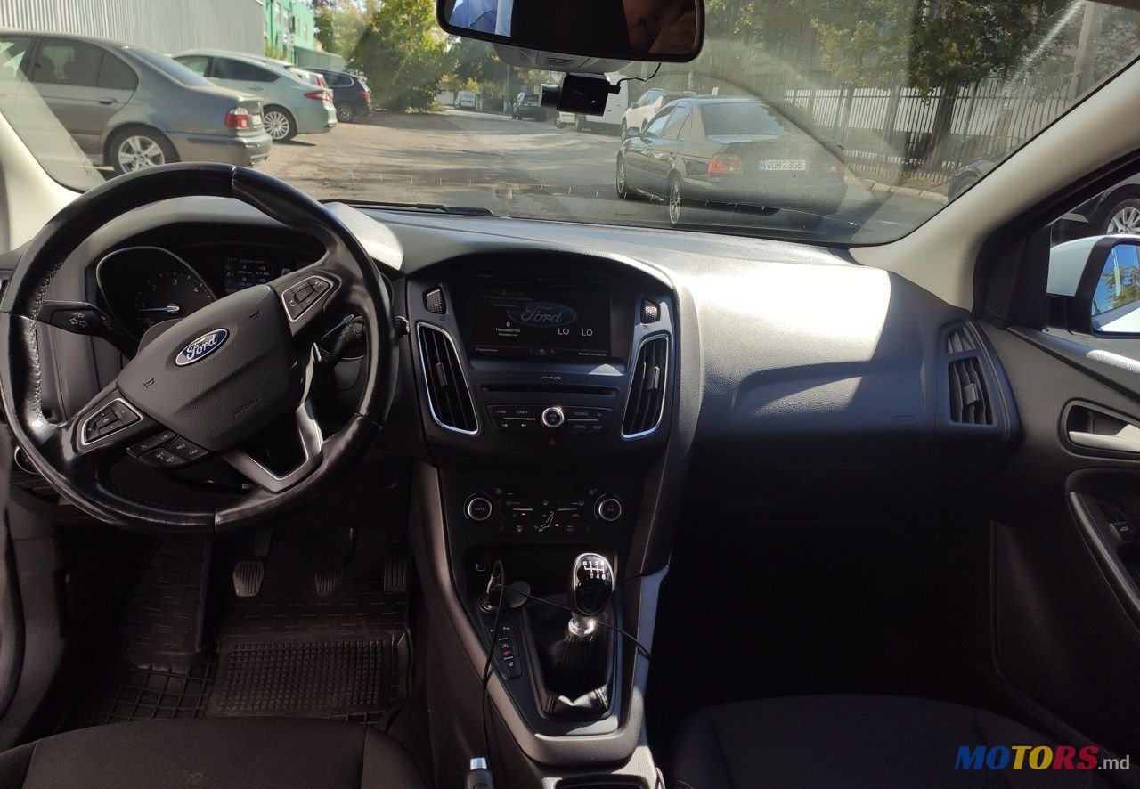 2016' Ford Focus photo #5
