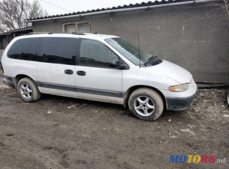 1997' Chrysler Grand Voyager photo #1