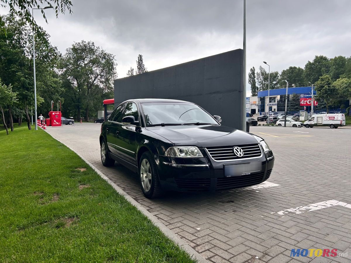 2005' Volkswagen Passat photo #3