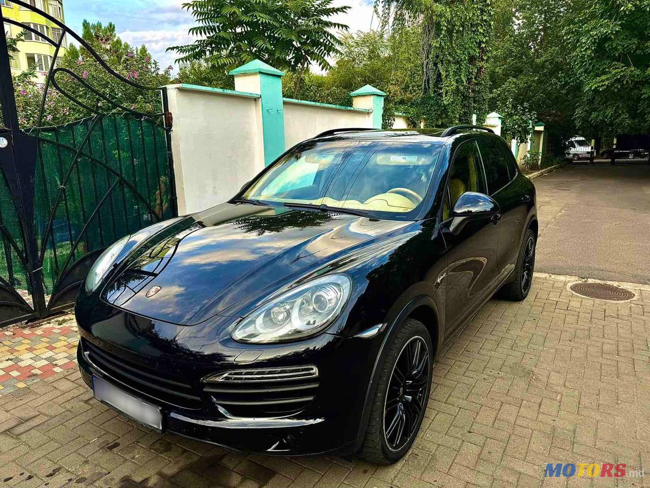 2012' Porsche Cayenne photo #1