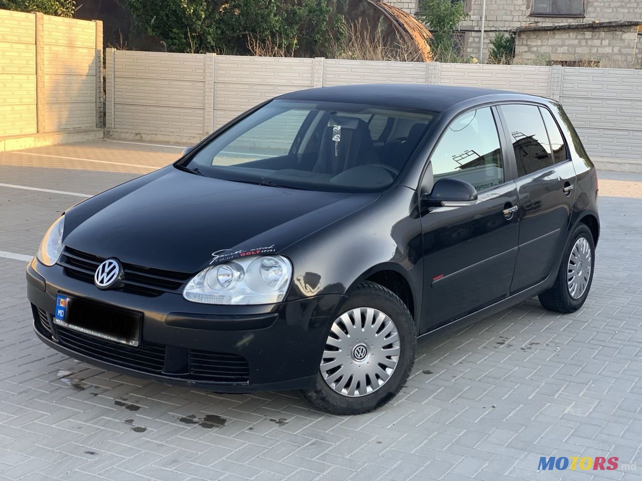 2005' Volkswagen Golf photo #2