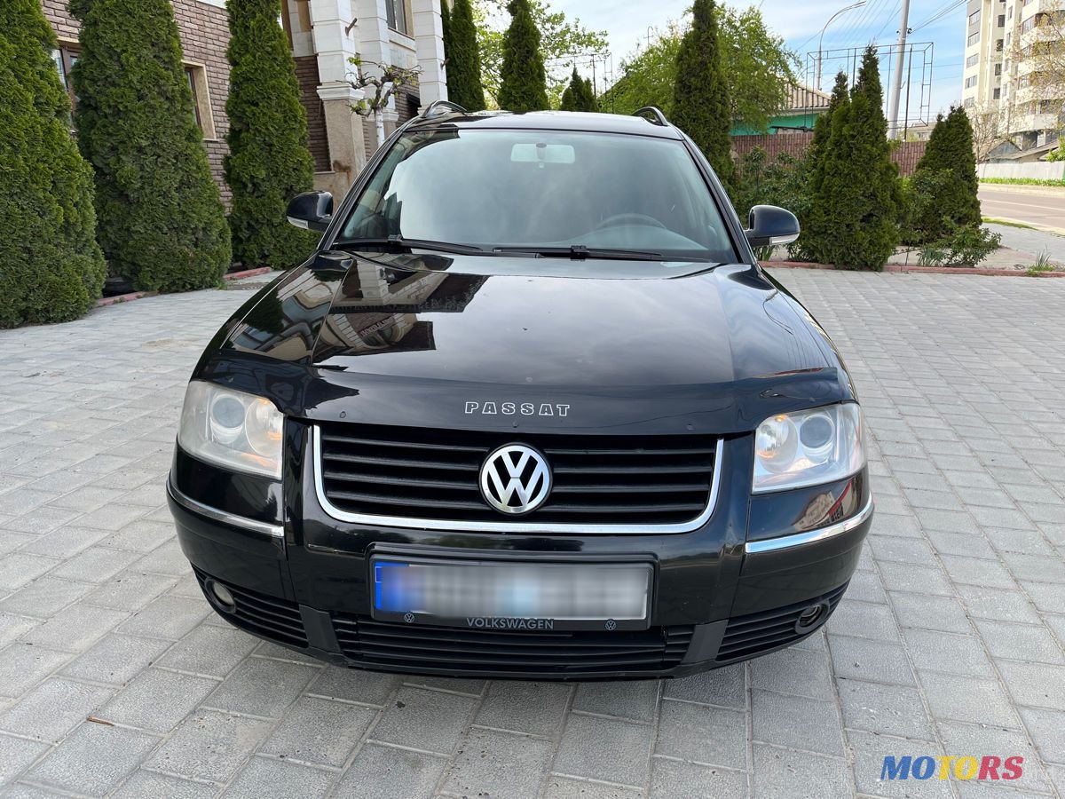 2005' Volkswagen Passat photo #2