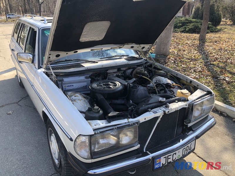 1985' Mercedes-Benz 300D S123 photo #4