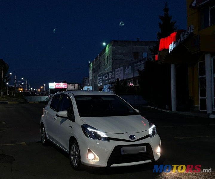 2013' Toyota Yaris photo #3