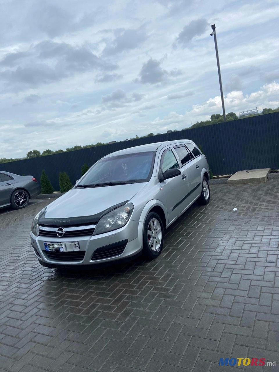 2005' Opel Astra photo #1