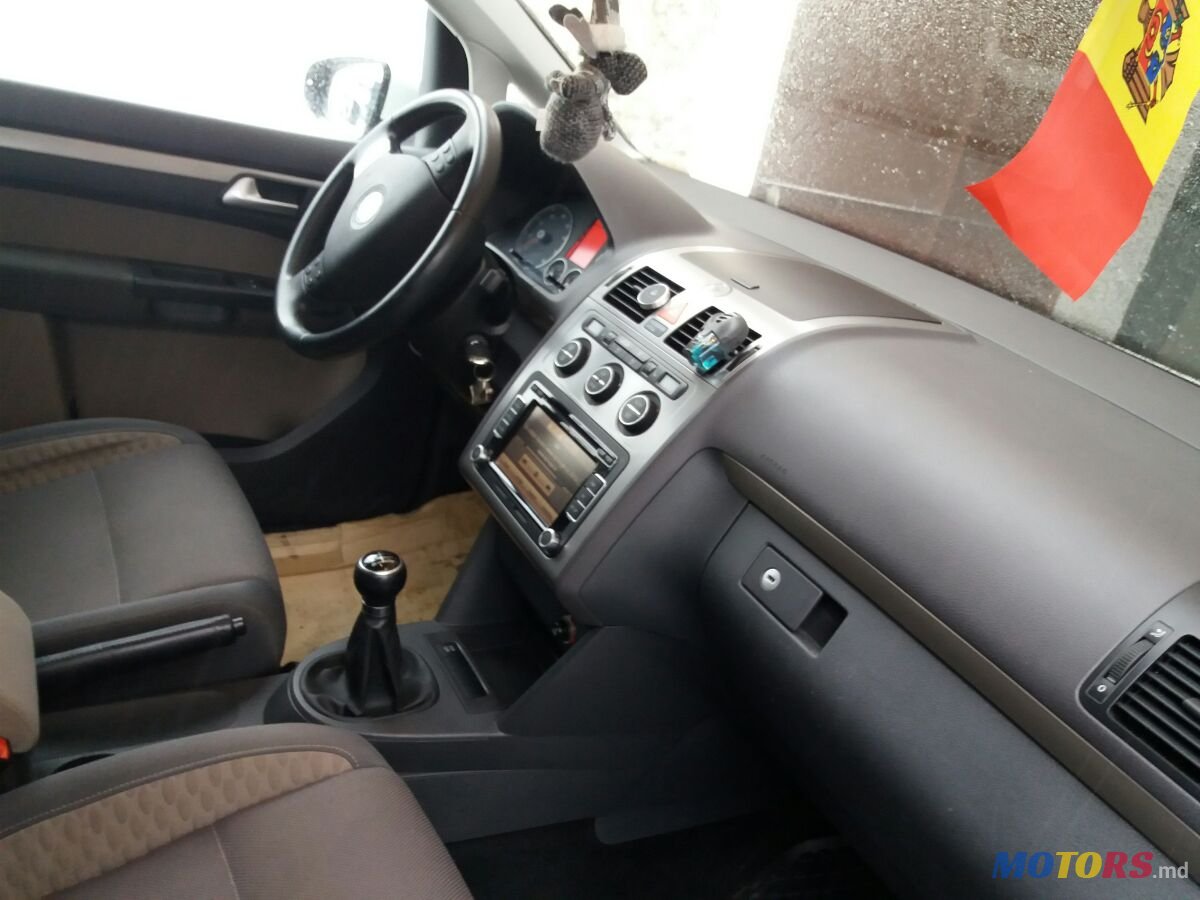 2010' Volkswagen Cross Touran Swiss Edition photo #5