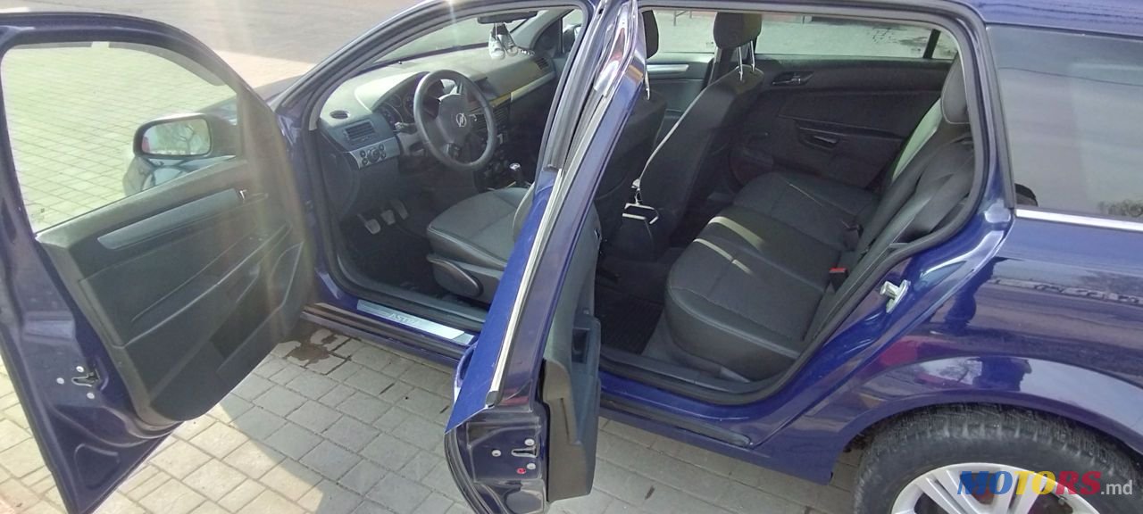 2007' Opel Astra photo #4