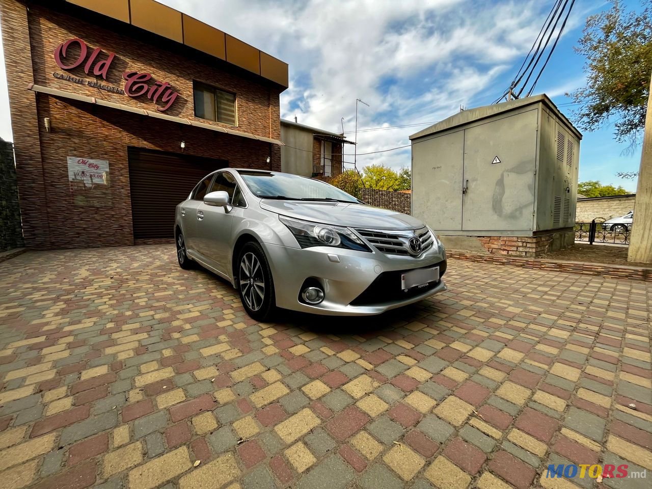 2012' Toyota Avensis photo #2