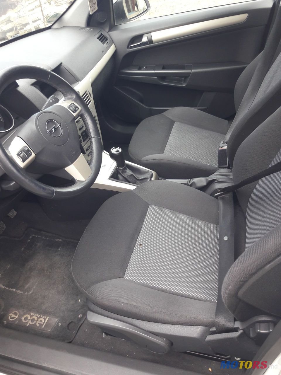 2008' Opel Astra photo #6