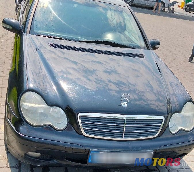 2002' Mercedes-Benz C-Class photo #1