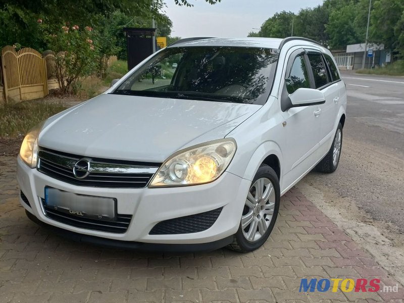 2008' Opel Astra photo #3